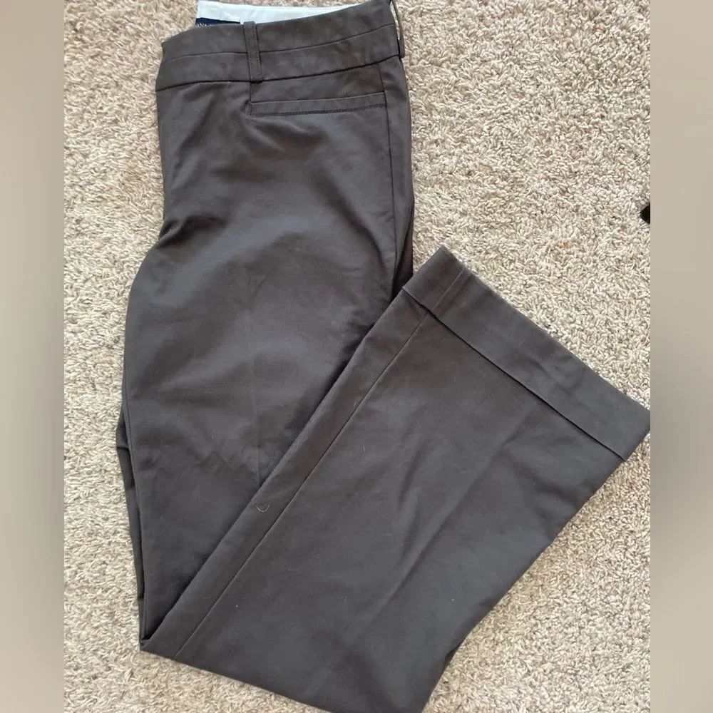 Banana Republic flat front smooth trousers w/ cuffed flare legs